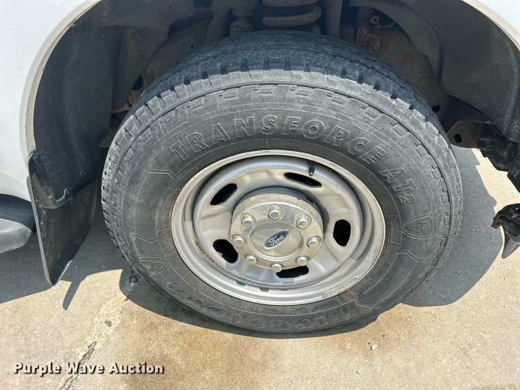 image for item DR4737 2016 Ford F250 Super Duty XL  pickup truck