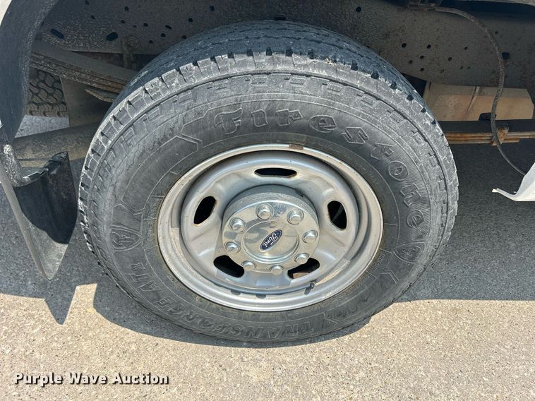 image for item DR4737 2016 Ford F250 Super Duty XL  pickup truck