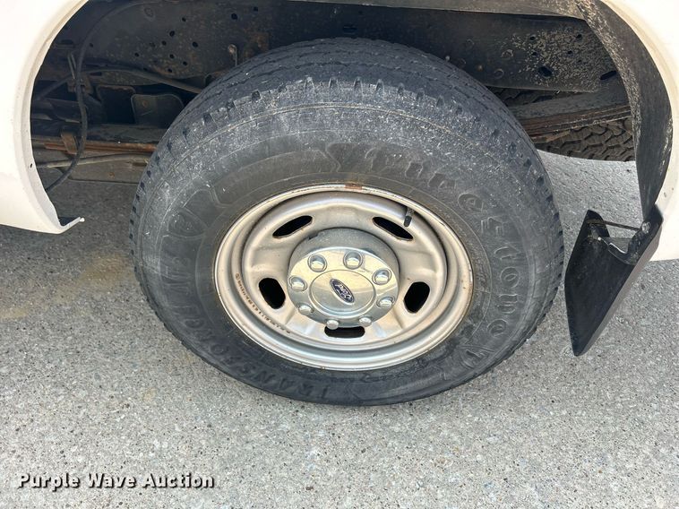 image for item DR4737 2016 Ford F250 Super Duty XL  pickup truck