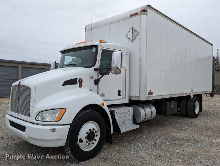 image for item DR6810 2013 Kenworth T370  box truck