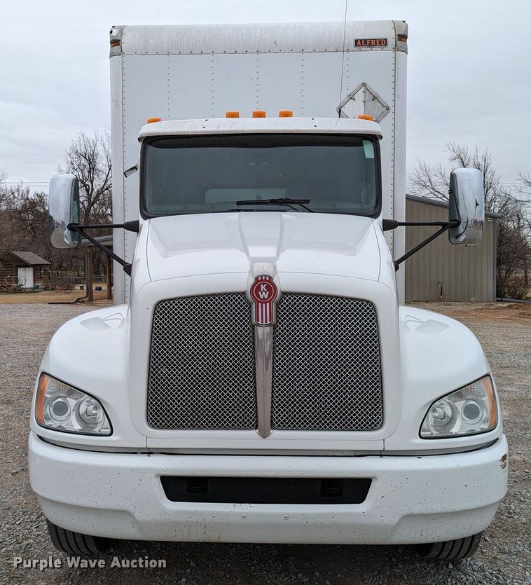 image for item DR6810 2013 Kenworth T370  box truck