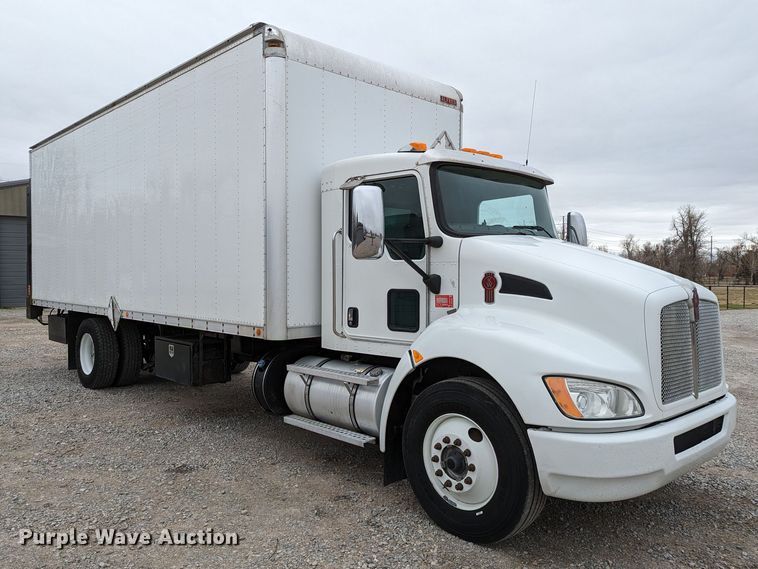 image for item DR6810 2013 Kenworth T370  box truck