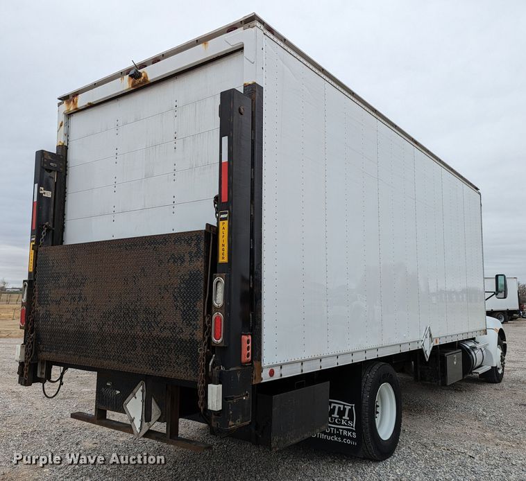 image for item DR6810 2013 Kenworth T370  box truck