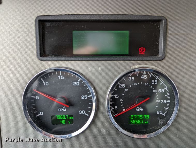 image for item DR6810 2013 Kenworth T370  box truck