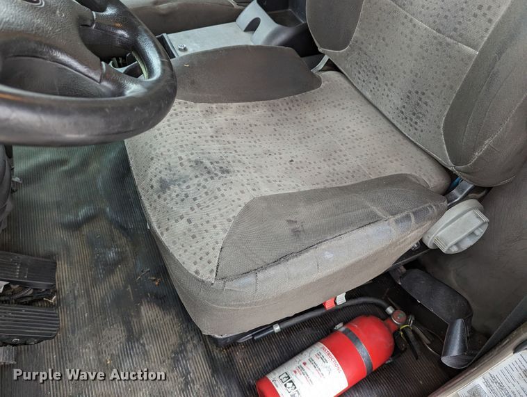 image for item DR6810 2013 Kenworth T370  box truck