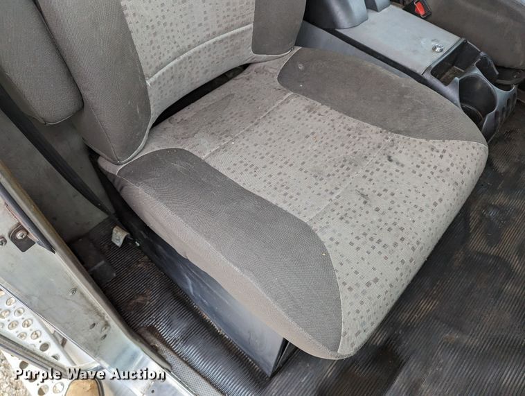 image for item DR6810 2013 Kenworth T370  box truck