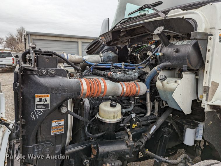 image for item DR6810 2013 Kenworth T370  box truck