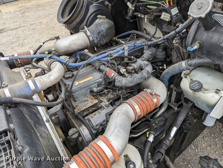 image for item DR6810 2013 Kenworth T370  box truck