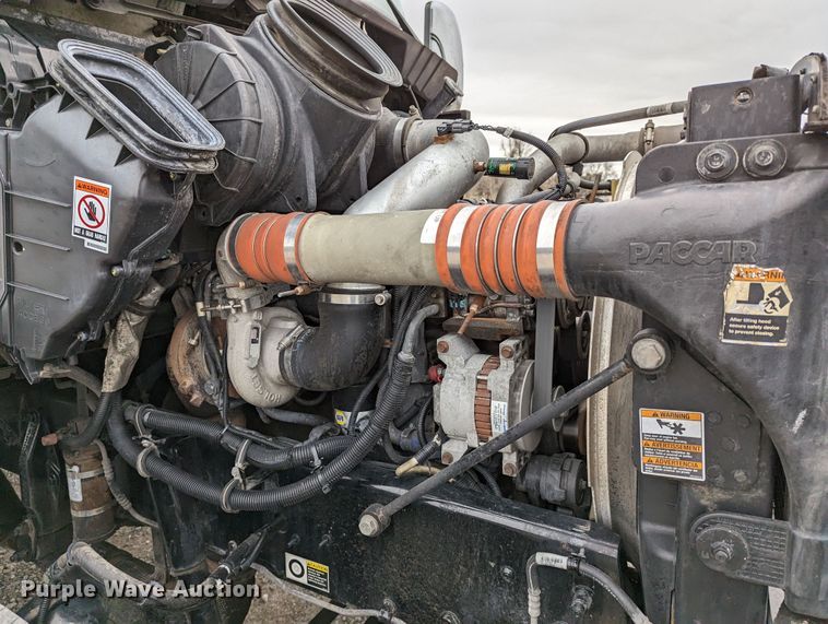 image for item DR6810 2013 Kenworth T370  box truck