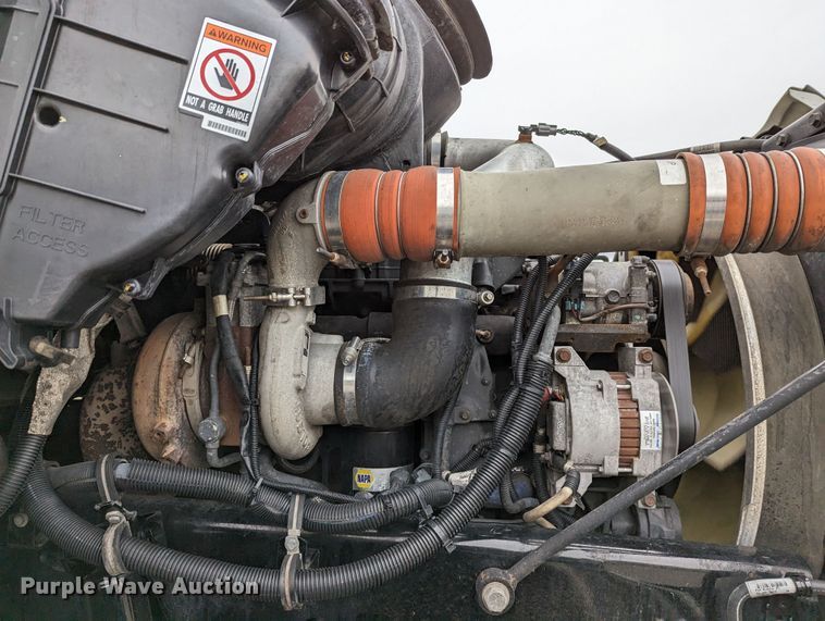 image for item DR6810 2013 Kenworth T370  box truck