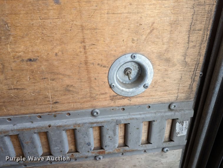 image for item DR6810 2013 Kenworth T370  box truck