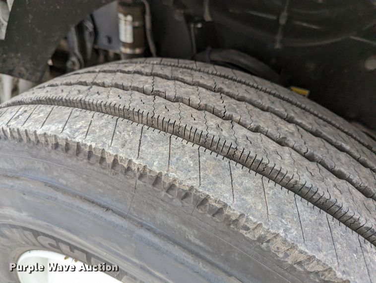 image for item DR6810 2013 Kenworth T370  box truck