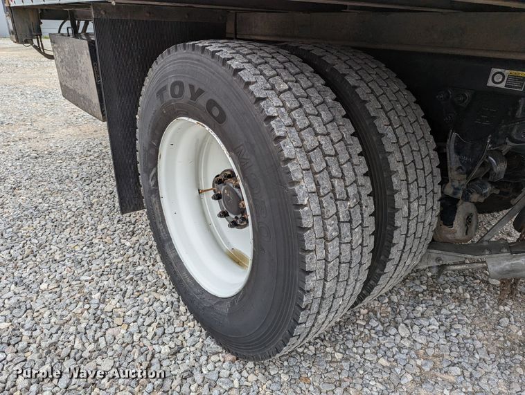 image for item DR6810 2013 Kenworth T370  box truck