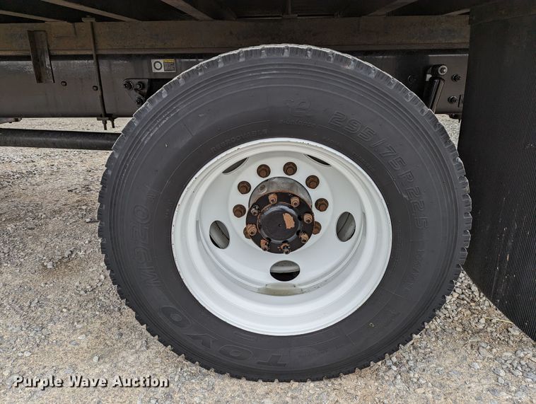 image for item DR6810 2013 Kenworth T370  box truck