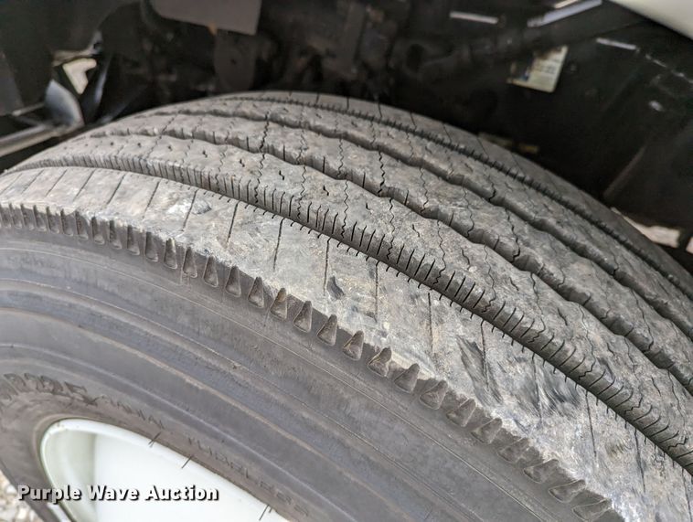 image for item DR6810 2013 Kenworth T370  box truck