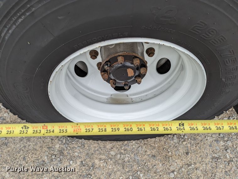 image for item DR6810 2013 Kenworth T370  box truck