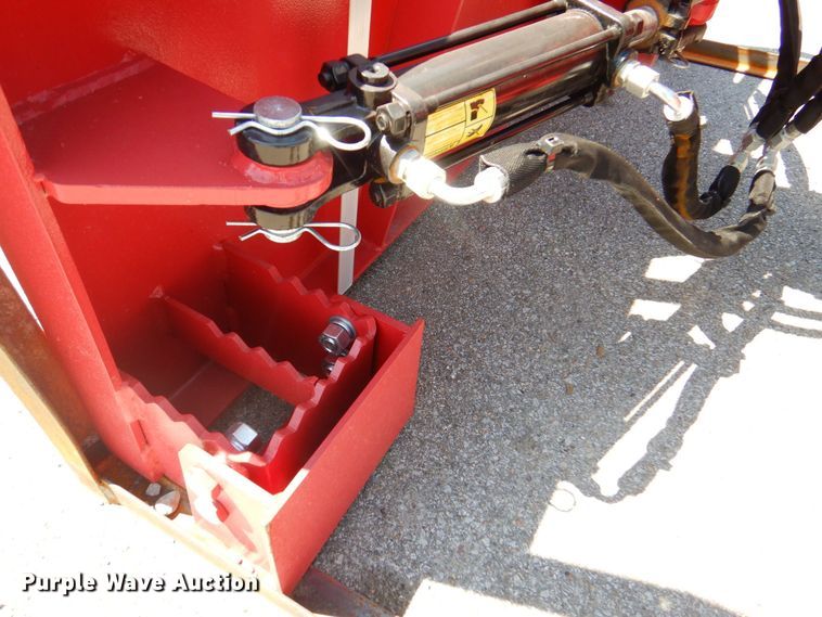 image for item DS5625 2023 Handy HSG28  skid steer stump grinder