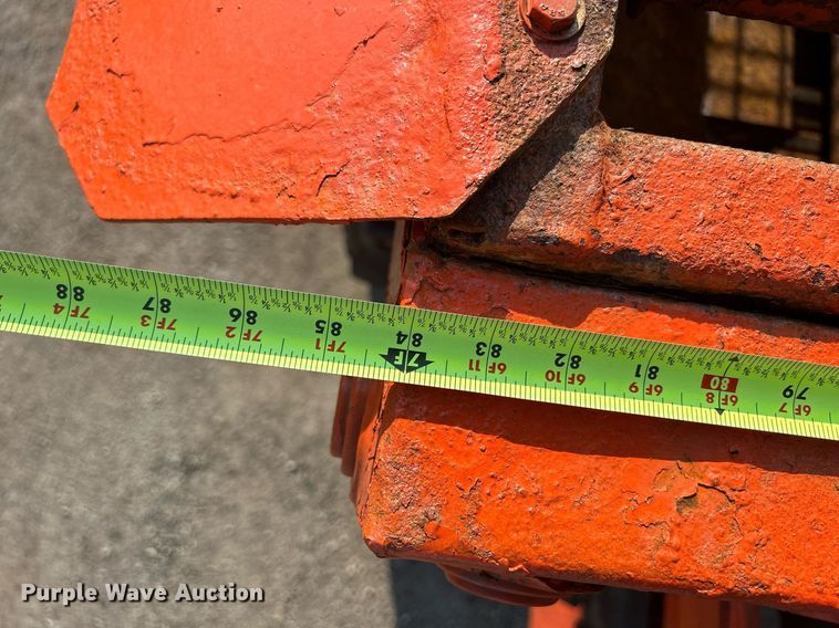 image for item DS8751 2004 International 4300  spreader truck