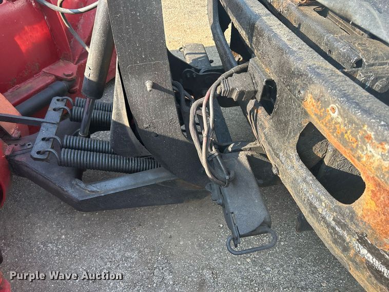 image for item DS8751 2004 International 4300  spreader truck