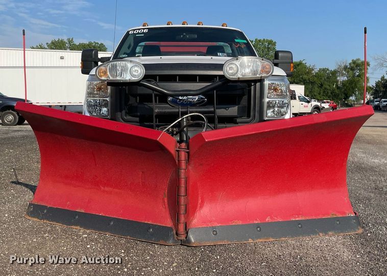 image for item DS8752 2012 Ford F350 Super Duty XL  flatbed pickup truck