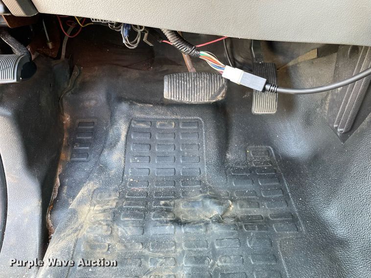 image for item DS8752 2012 Ford F350 Super Duty XL  flatbed pickup truck