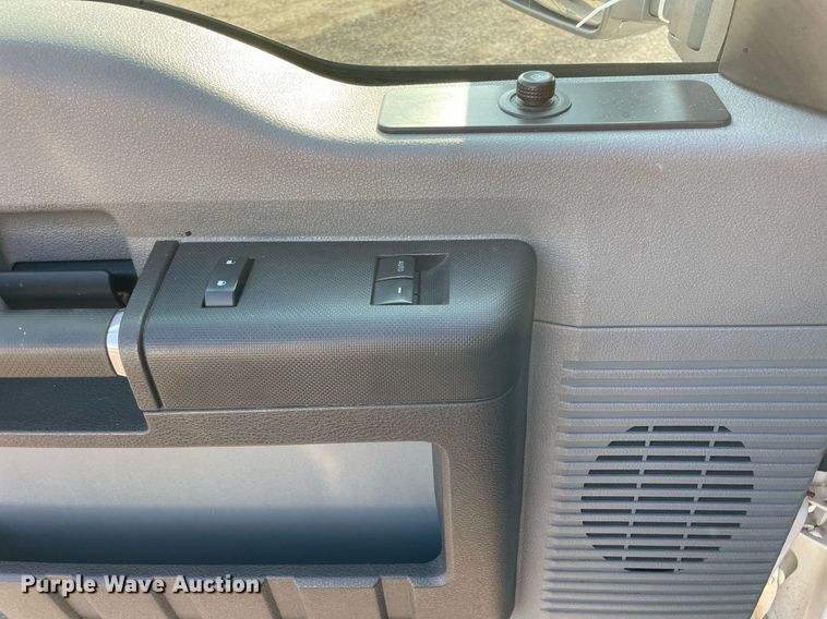 image for item DS8752 2012 Ford F350 Super Duty XL  flatbed pickup truck