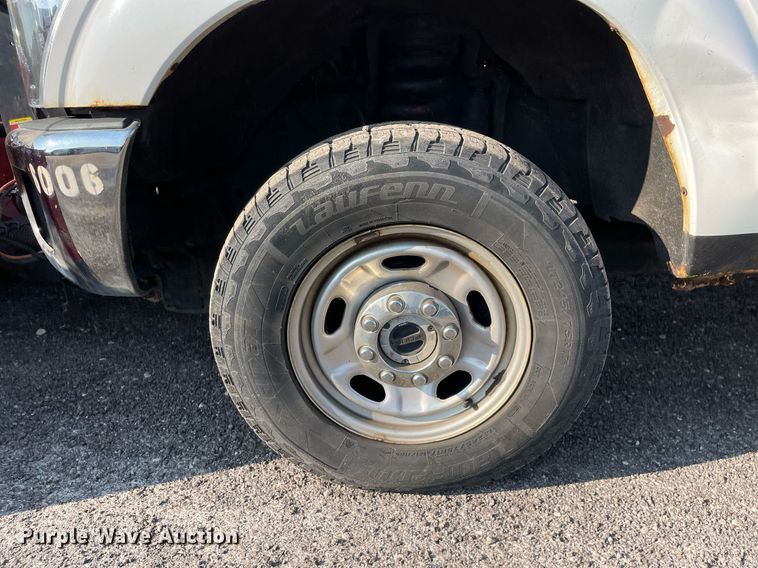 image for item DS8752 2012 Ford F350 Super Duty XL  flatbed pickup truck