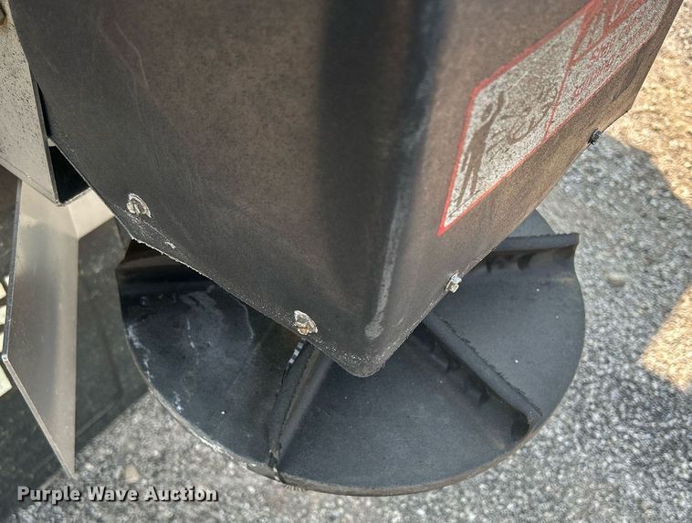 image for item DS8753 2004 International 4300  spreader truck