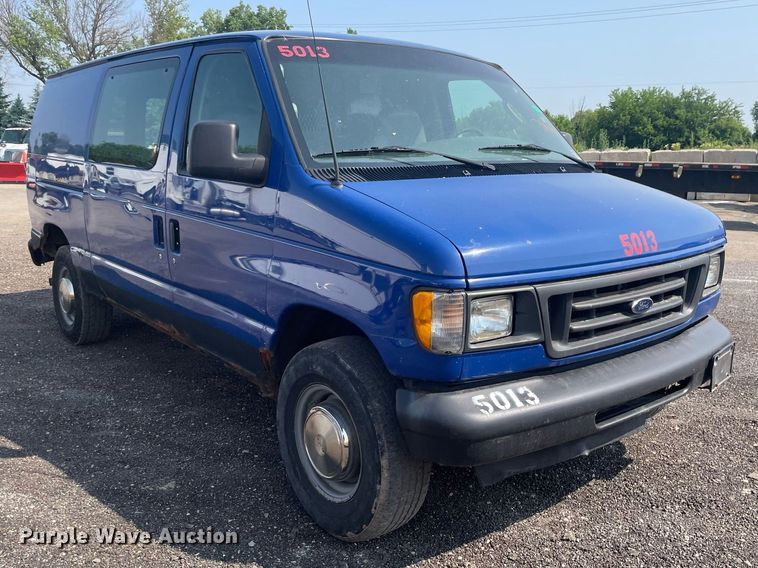 image for item DS8754 2003 Ford E250  van