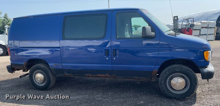 image for item DS8754 2003 Ford E250  van