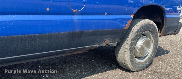 image for item DS8754 2003 Ford E250  van