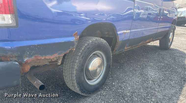 image for item DS8754 2003 Ford E250  van