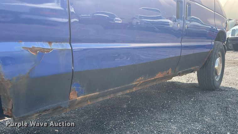 image for item DS8754 2003 Ford E250  van