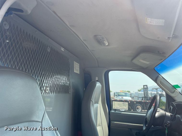 image for item DS8754 2003 Ford E250  van