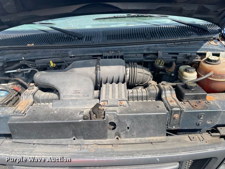 image for item DS8754 2003 Ford E250  van