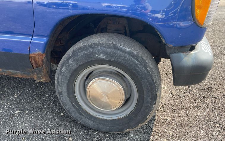image for item DS8754 2003 Ford E250  van