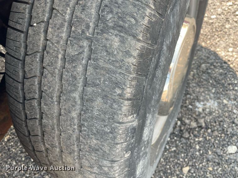 image for item DS8754 2003 Ford E250  van