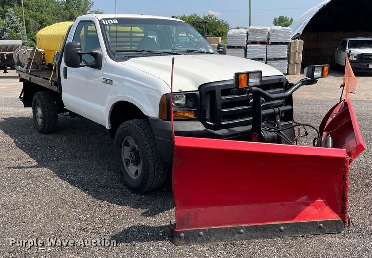 image for item DS8755 2006 Ford F350 Super Duty XL  flatbed pickup truck