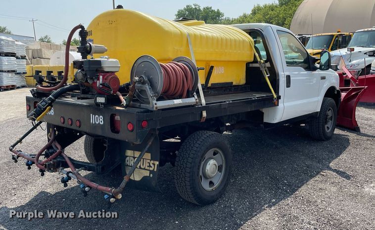 image for item DS8755 2006 Ford F350 Super Duty XL  flatbed pickup truck