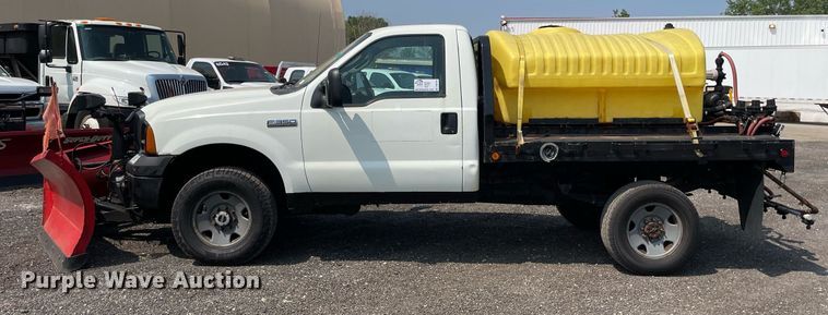 image for item DS8755 2006 Ford F350 Super Duty XL  flatbed pickup truck