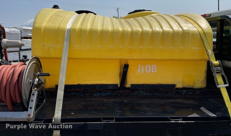 image for item DS8755 2006 Ford F350 Super Duty XL  flatbed pickup truck