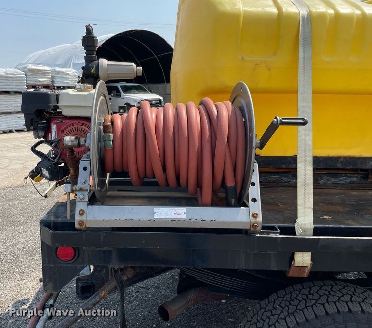 image for item DS8755 2006 Ford F350 Super Duty XL  flatbed pickup truck