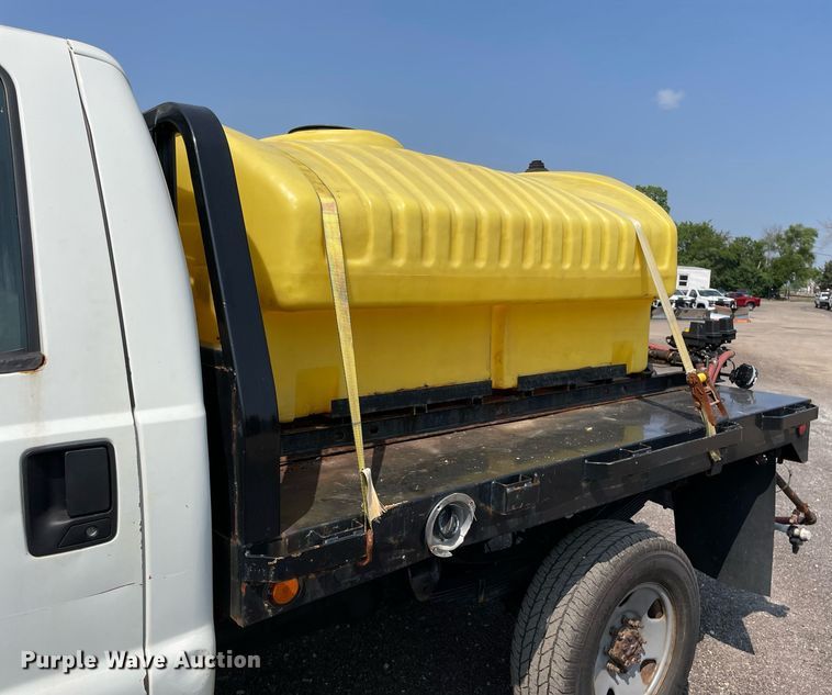 image for item DS8755 2006 Ford F350 Super Duty XL  flatbed pickup truck