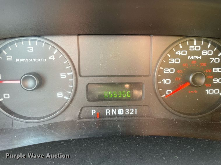 image for item DS8755 2006 Ford F350 Super Duty XL  flatbed pickup truck