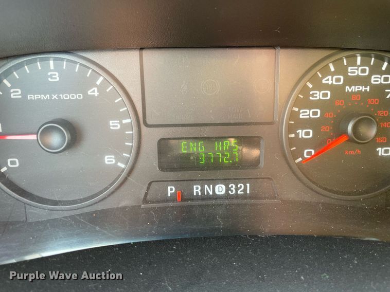 image for item DS8755 2006 Ford F350 Super Duty XL  flatbed pickup truck