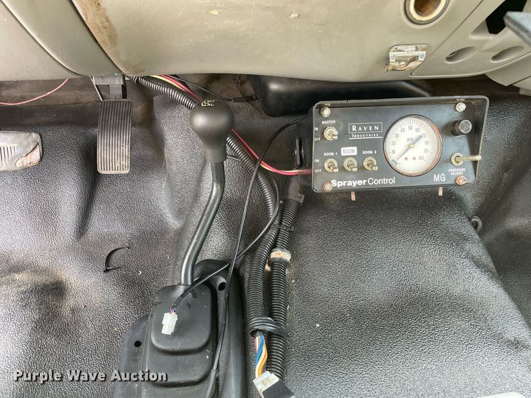 image for item DS8755 2006 Ford F350 Super Duty XL  flatbed pickup truck