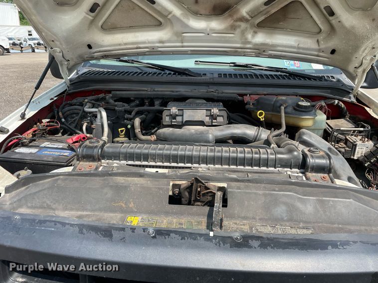 image for item DS8755 2006 Ford F350 Super Duty XL  flatbed pickup truck