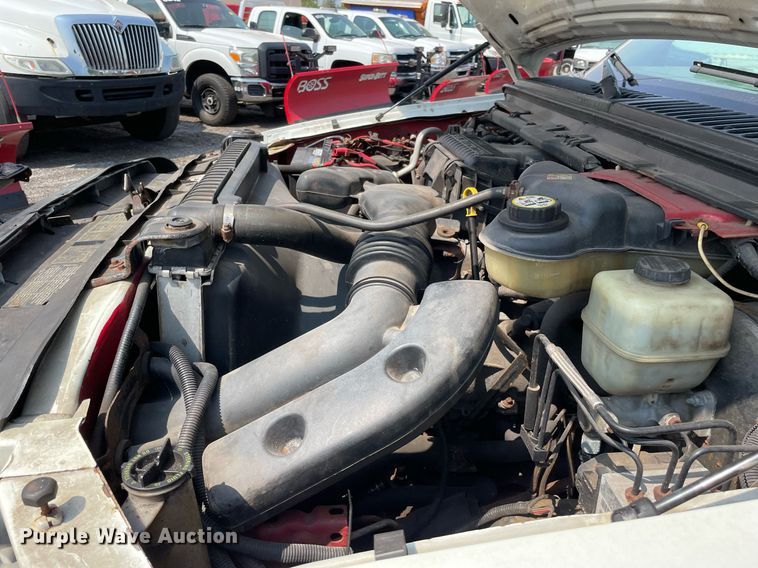 image for item DS8755 2006 Ford F350 Super Duty XL  flatbed pickup truck