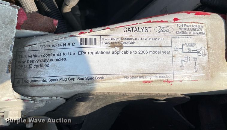 image for item DS8755 2006 Ford F350 Super Duty XL  flatbed pickup truck