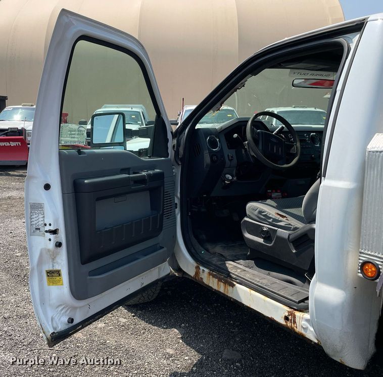 image for item DS8756 2012 Ford F350 Super Duty XL  flatbed pickup truck